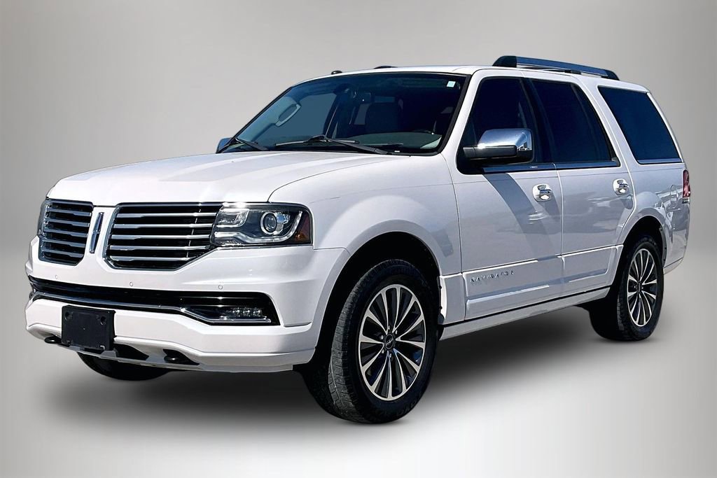 Used 2017 Lincoln Navigator Select image 2