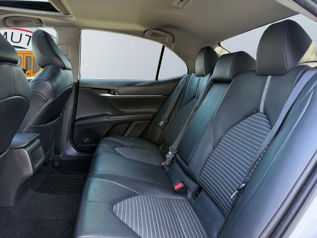 Used 2020 Toyota Camry SE w/ Convenience Package image 19