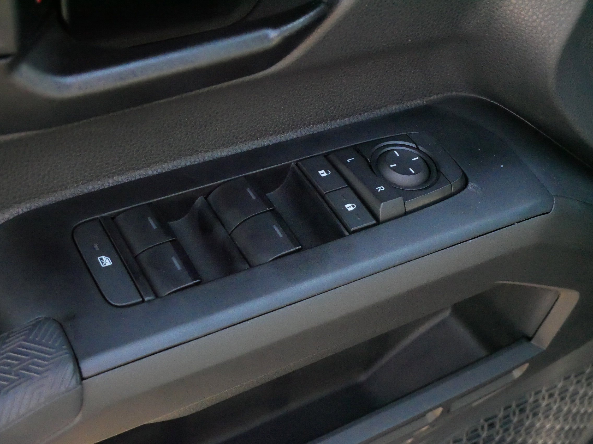 Certified 2026 Toyota Tacoma SR5 AWD/4WD image 19