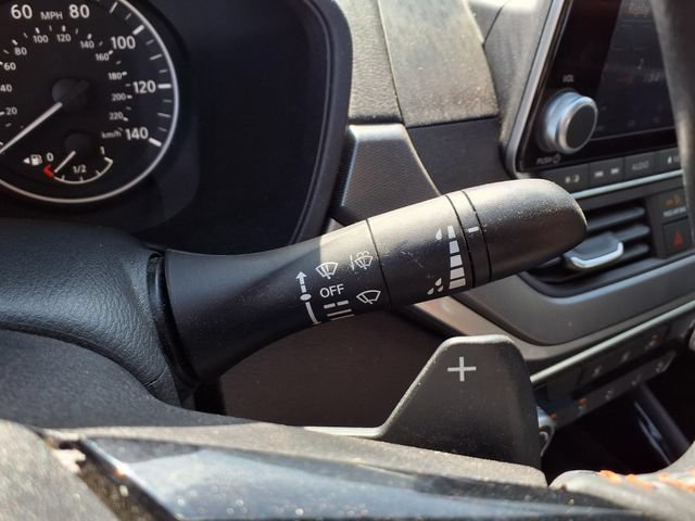 Used 2024 Nissan Altima 2.5 SR FWD image 12