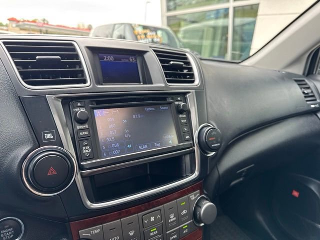 Used 2013 Toyota Highlander Limited AWD/4WD image 12
