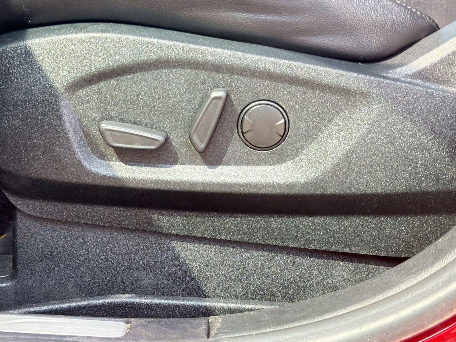 Used 2022 Ford Edge Titanium AWD/4WD image 14