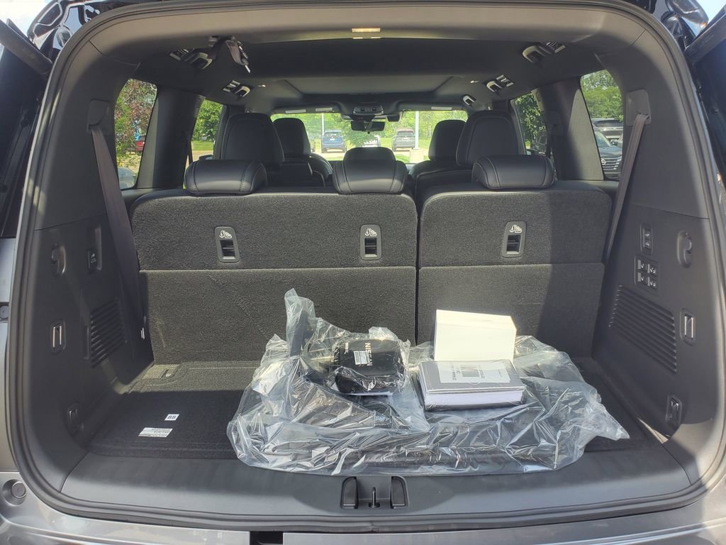 New 2025 Nissan Armada PRO-4X w/ Pro-4X Premium Package image 8