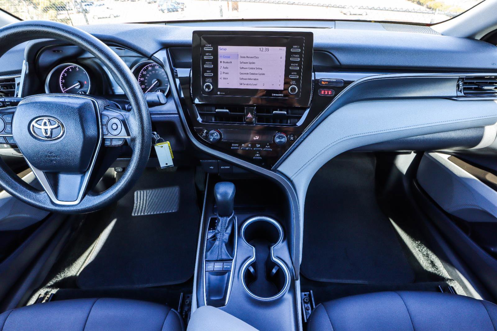 Used 2022 Toyota Camry LE FWD image 26