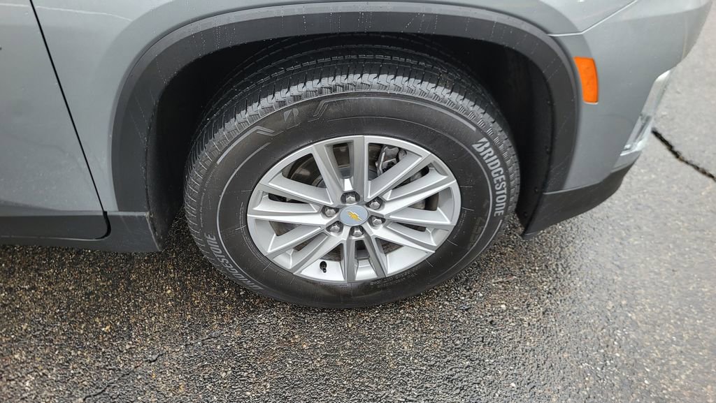 Used 2023 Chevrolet Traverse LT image 15