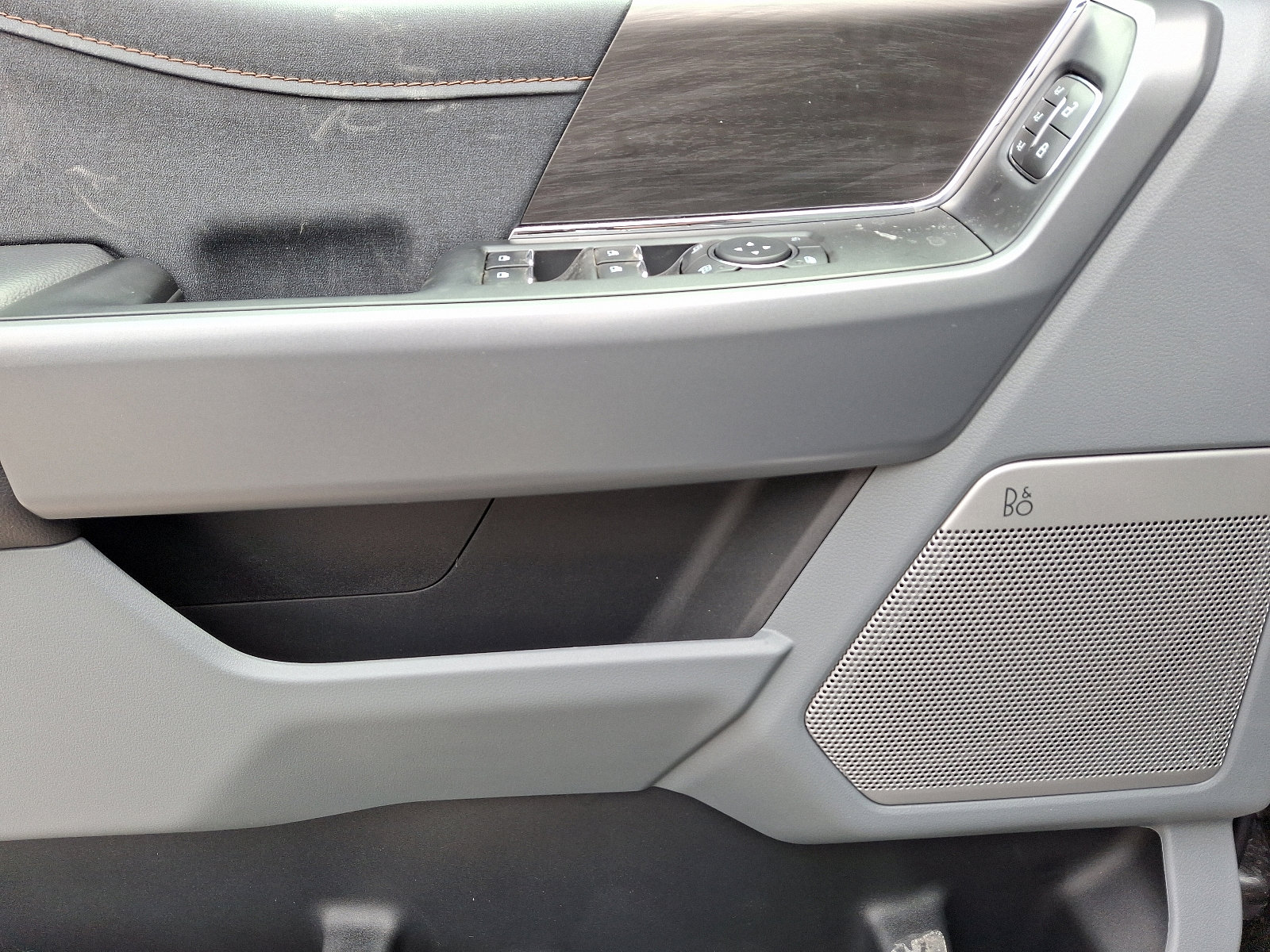 New 2025 Ford F150 Lariat w/ Equipment Group 502A High image 11