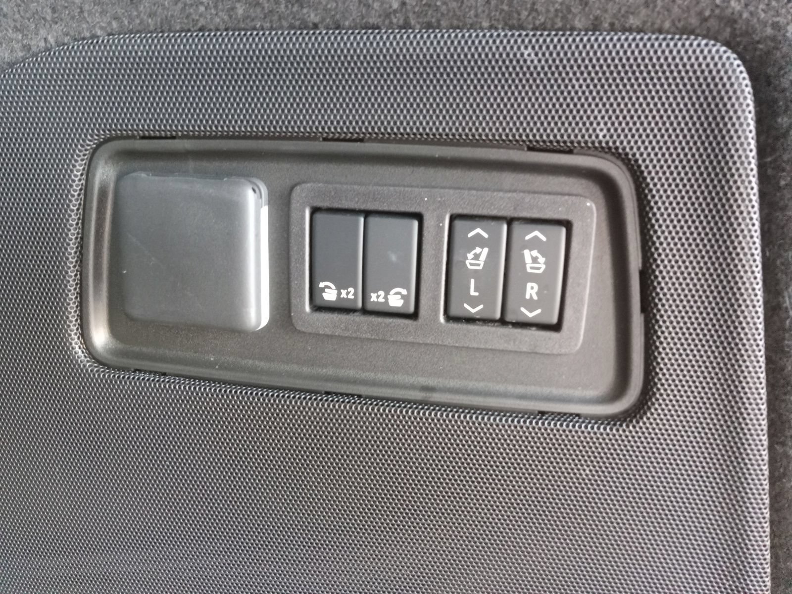 Used 2026 Cadillac Escalade ESV V AWD/4WD image 29