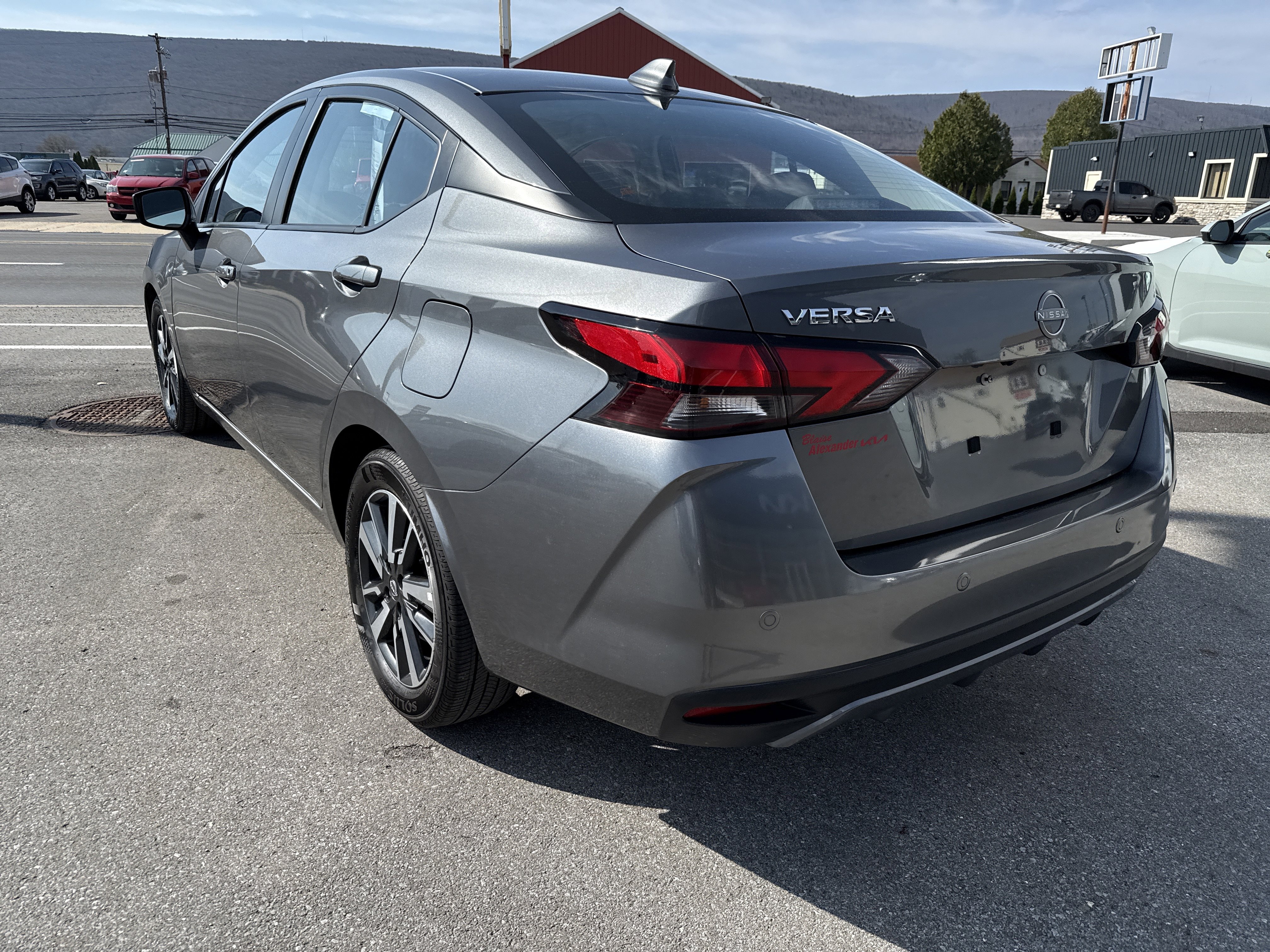 Used 2025 Nissan Versa SV FWD image 6