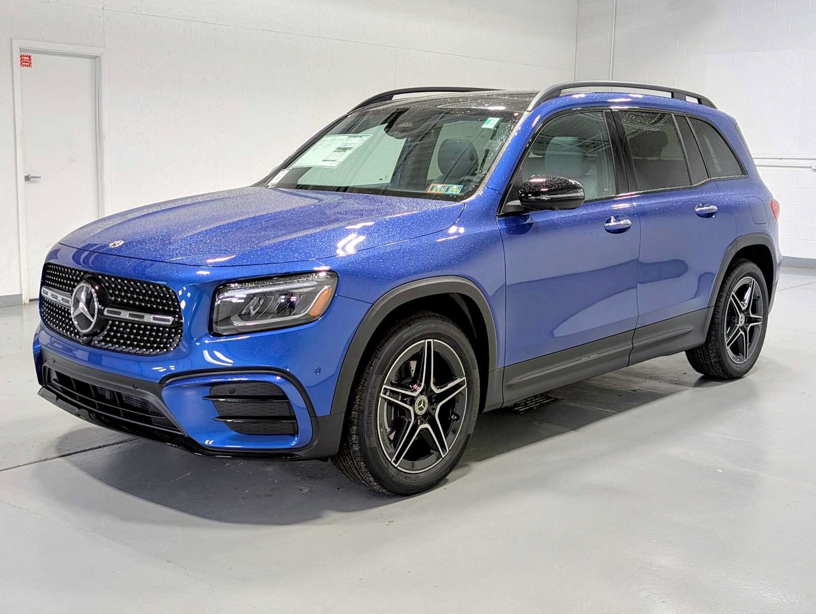 New 2026 Mercedes-Benz GLB 250 4MATIC image 1