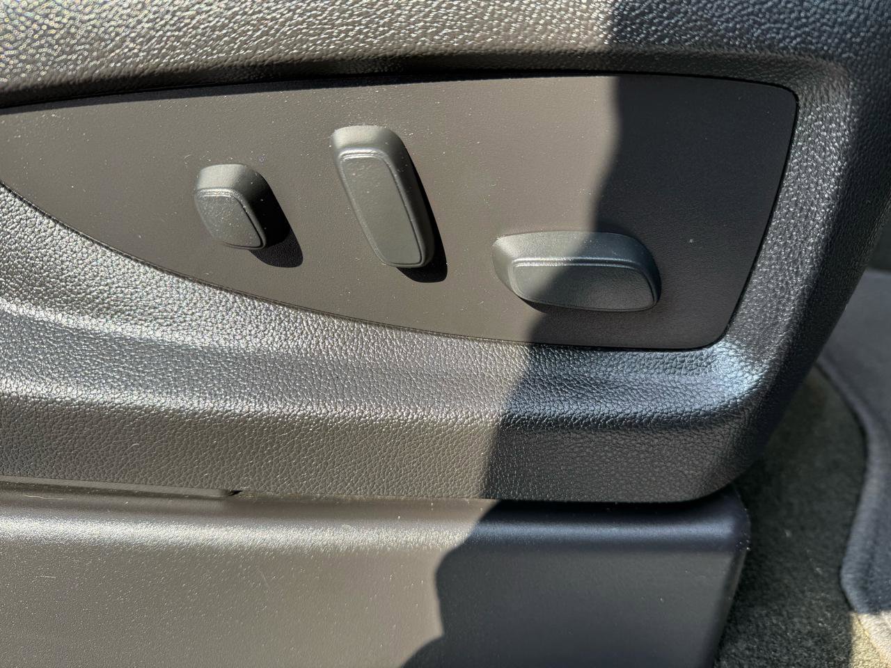 Used 2018 Chevrolet Suburban Premier image 25