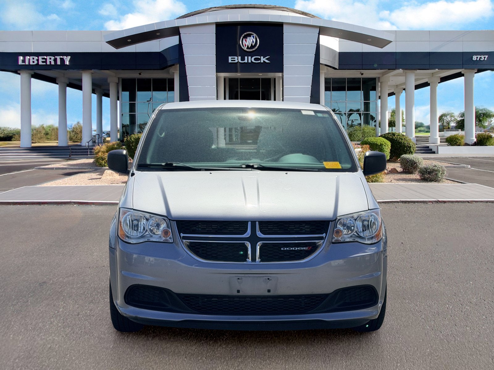 Used 2019 Dodge Grand Caravan SE w/ UConnect Hands-Free Group FWD image 8