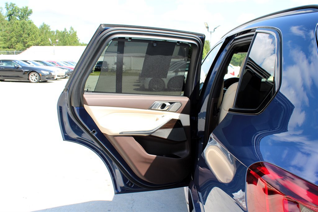 Used 2019 BMW X5 xDrive50i w/ M Sport Package AWD/4WD image 38