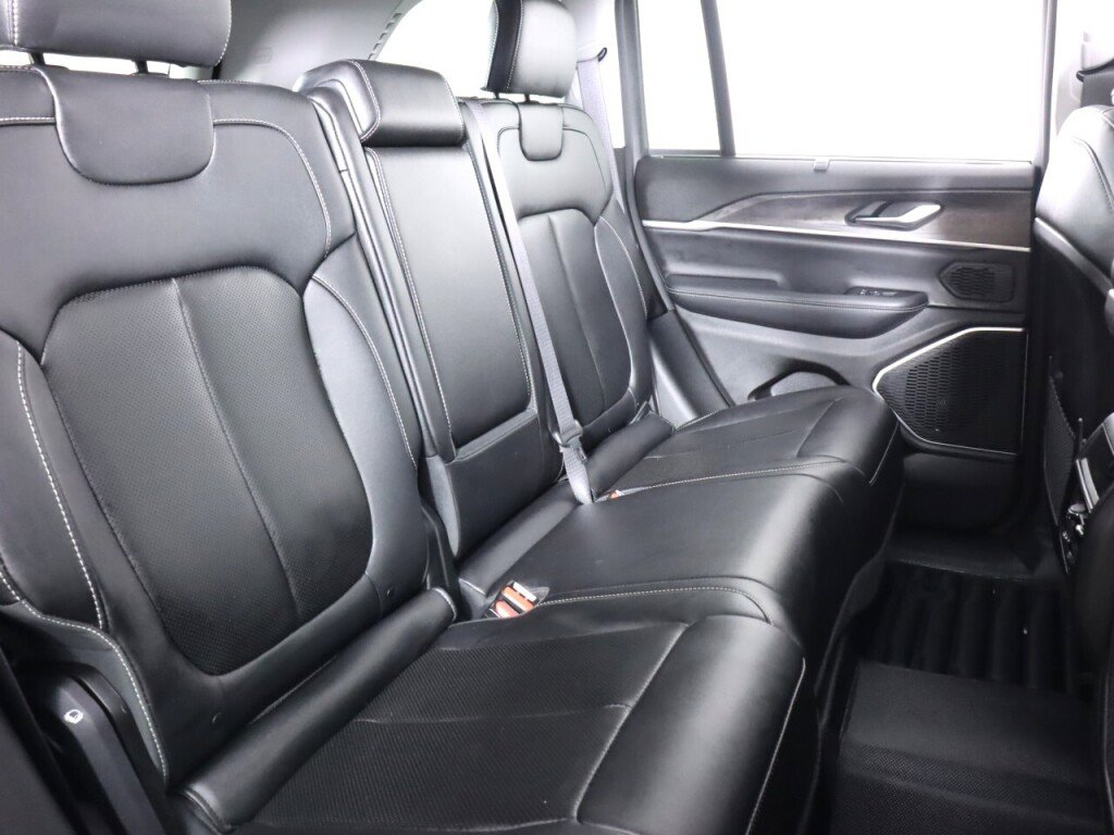 Used 2023 Jeep Grand Cherokee 30th Anniversary image 51