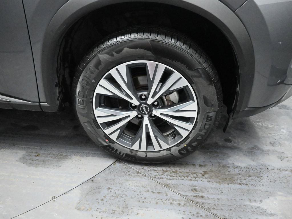 Used 2023 Nissan Rogue SV image 18