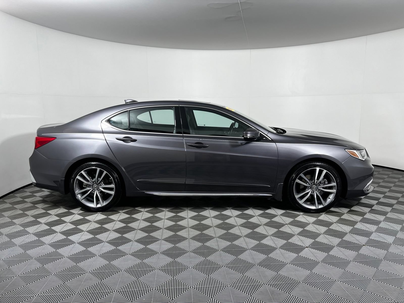 Used 2019 Acura TLX w/ Technology Package AWD/4WD image 4