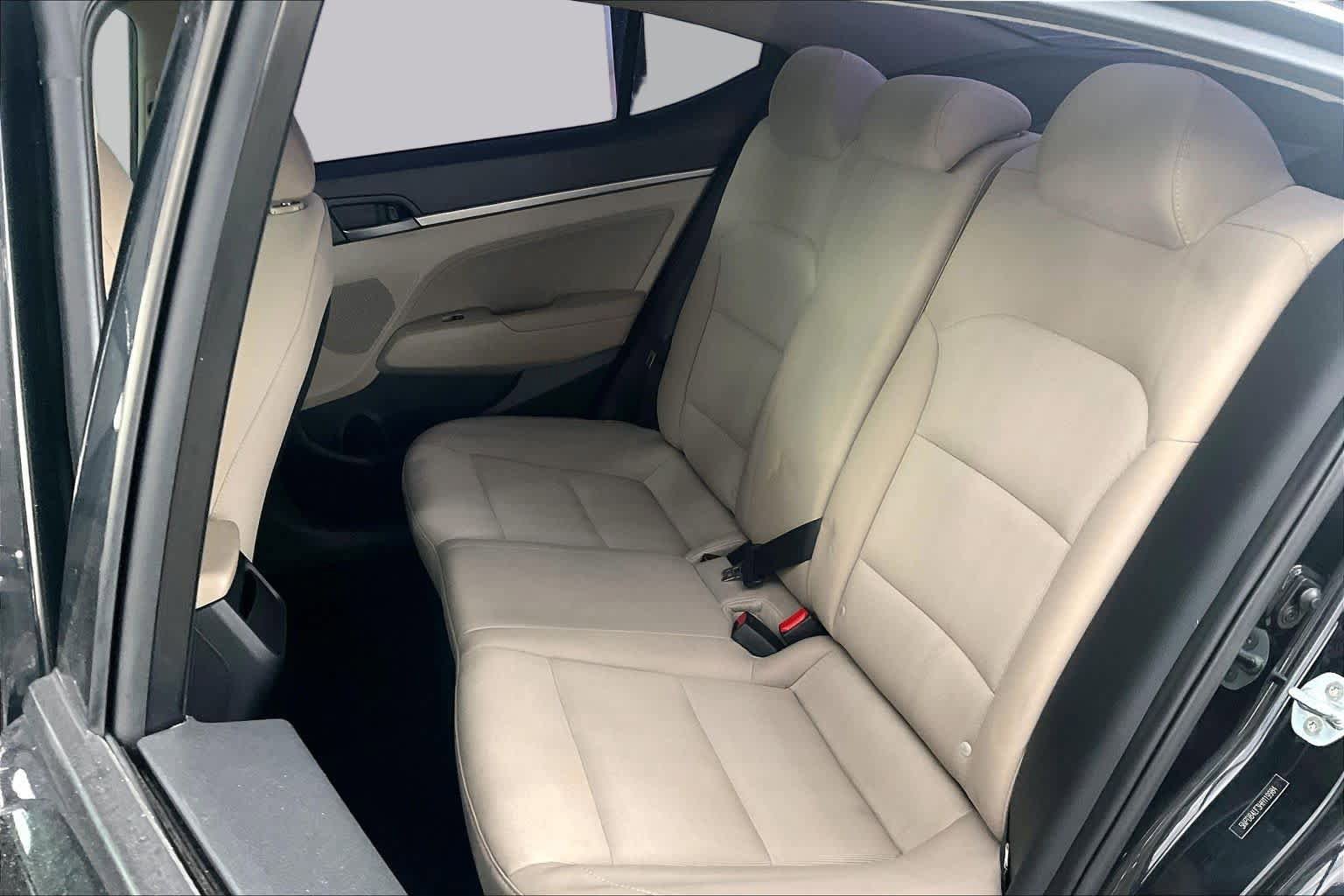 Used 2017 Hyundai Elantra SE FWD image 21