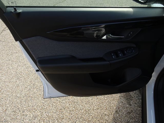 Used 2026 Chevrolet TrailBlazer LT w/ LT Cold Weather Package FWD image 14