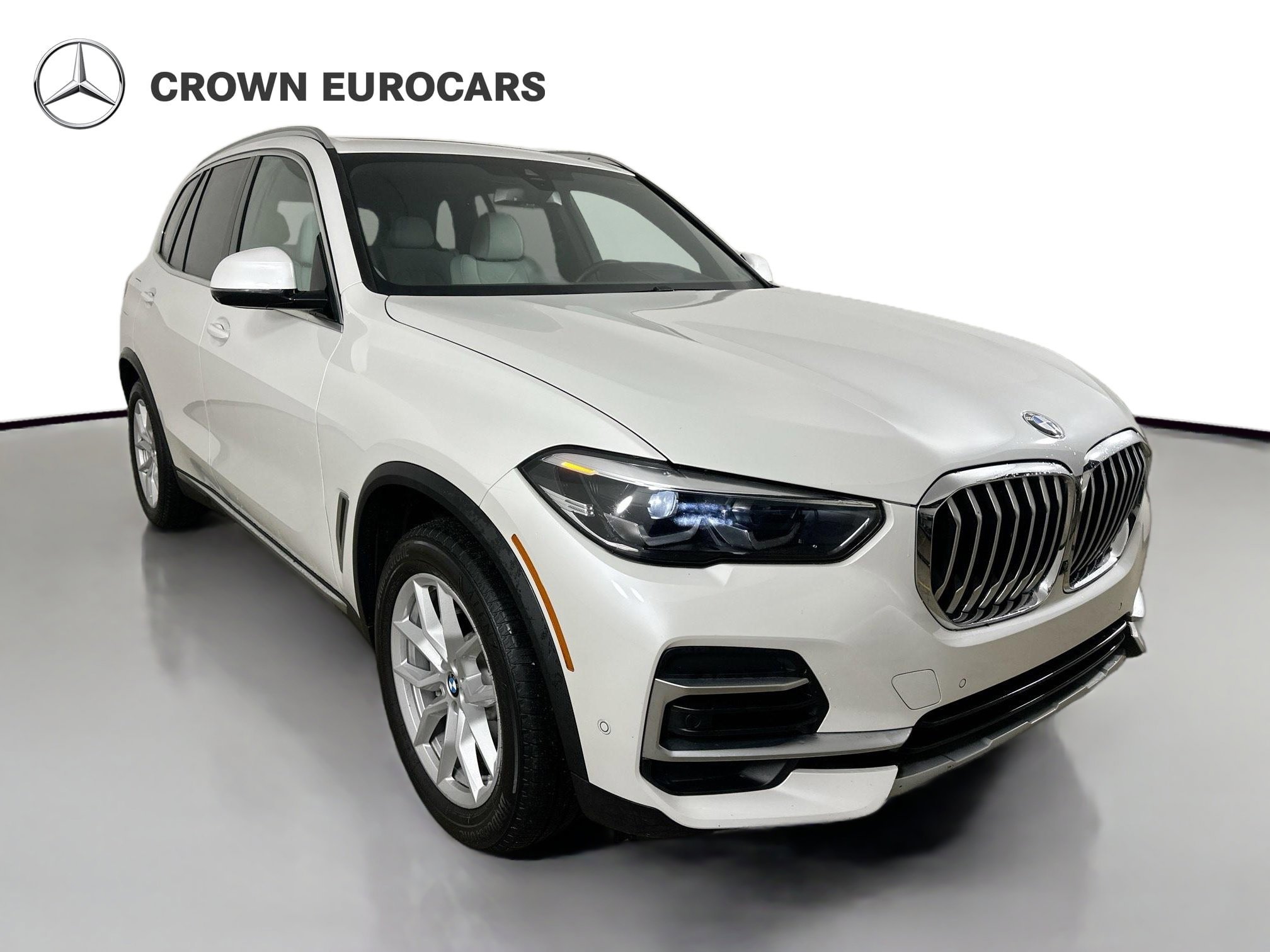 Used 2023 BMW X5 xDrive40i w/ Premium Package AWD/4WD image 3