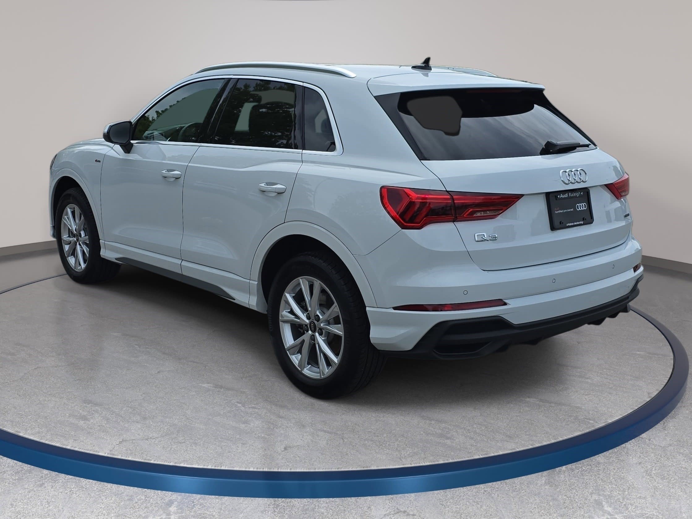 Certified 2025 Audi Q3 2.0T Premium Plus w/ Premium Plus Package image 7