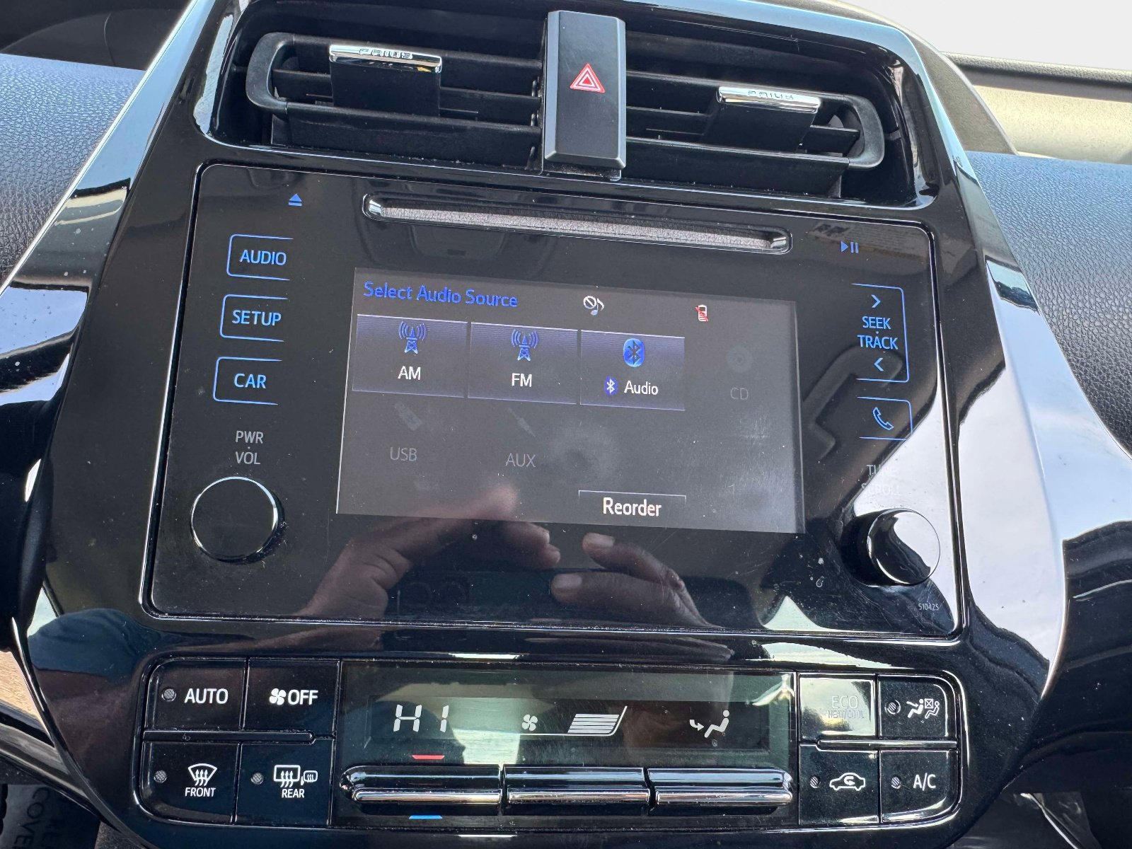 Used 2019 Toyota Prius XLE w/ Advanced Technology Package image 32