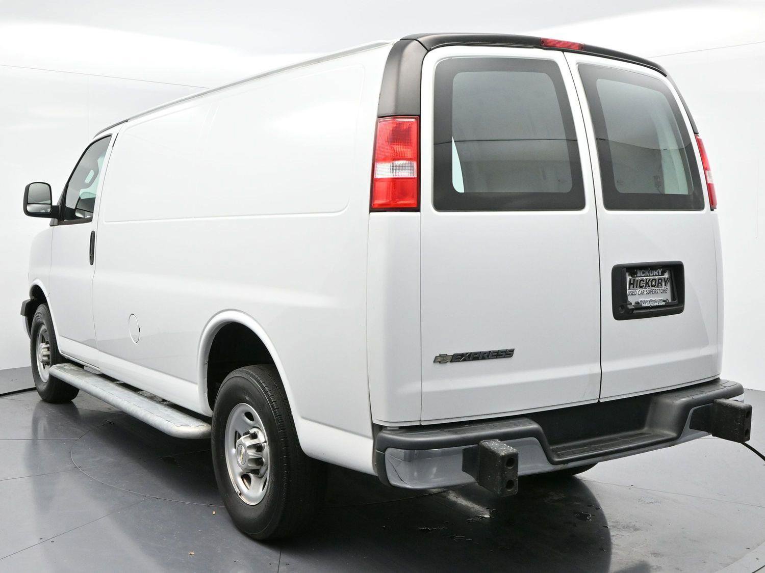 Used 2022 Chevrolet Express 2500 w/ Driver Convenience Package image 5