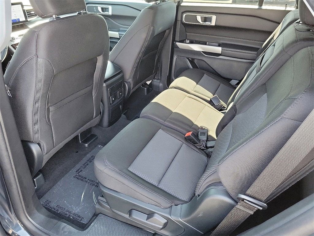 Used 2023 Ford Explorer XLT image 19