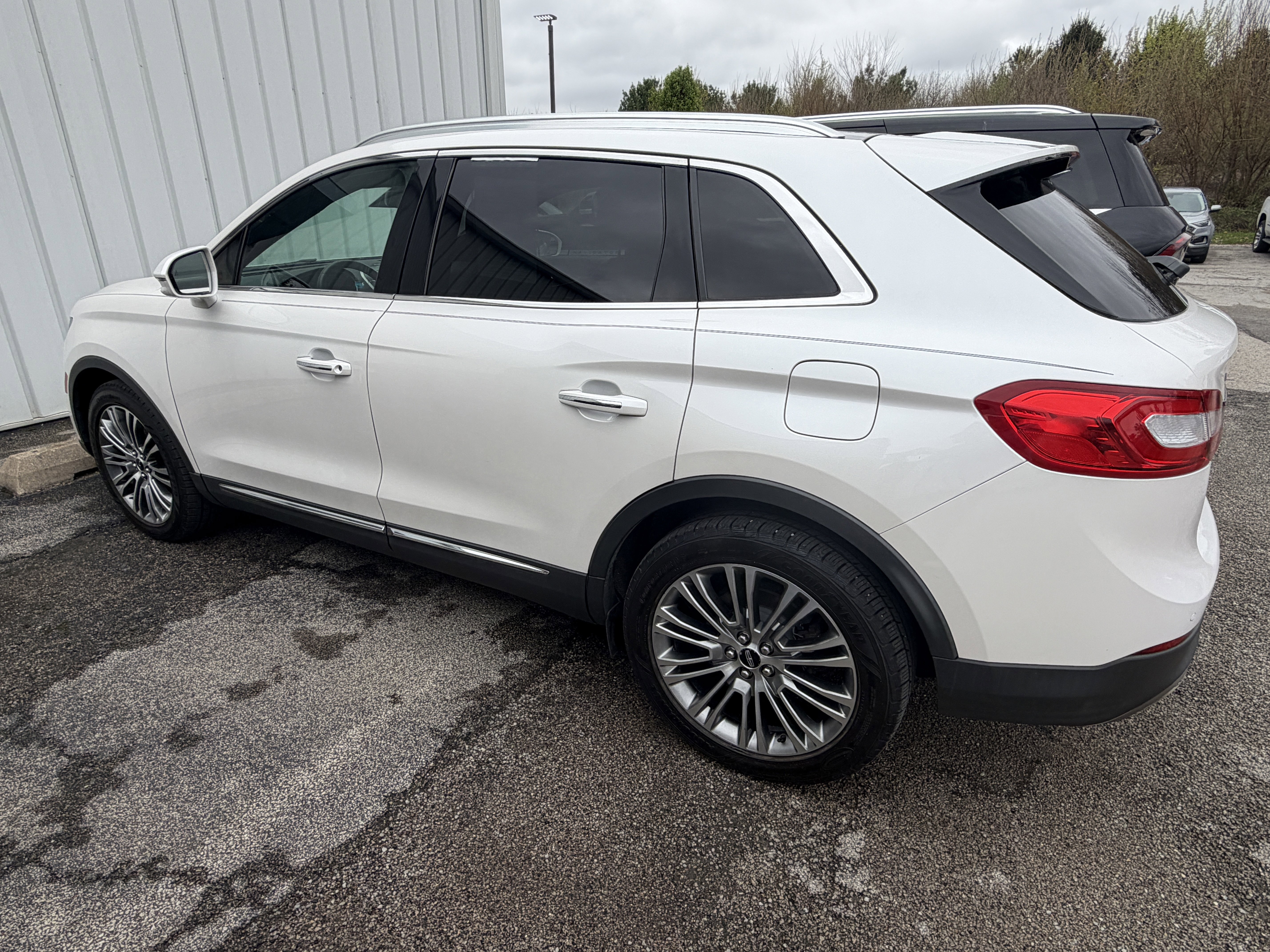 Used 2016 Lincoln MKX Reserve w/ Climate Package image 12