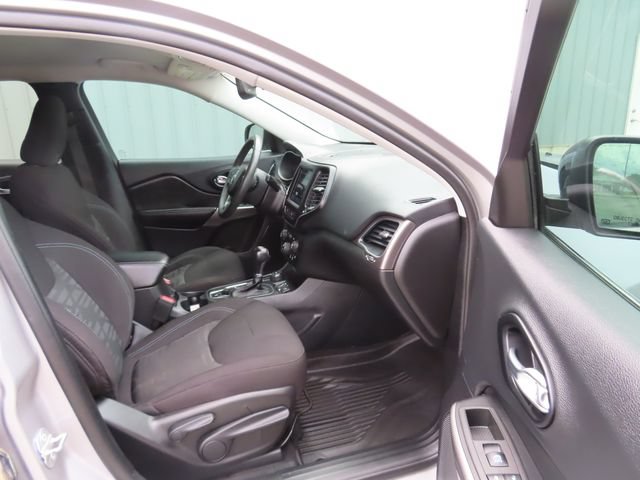 Used 2022 Jeep Cherokee Latitude w/ Comfort Safety Group AWD/4WD image 24
