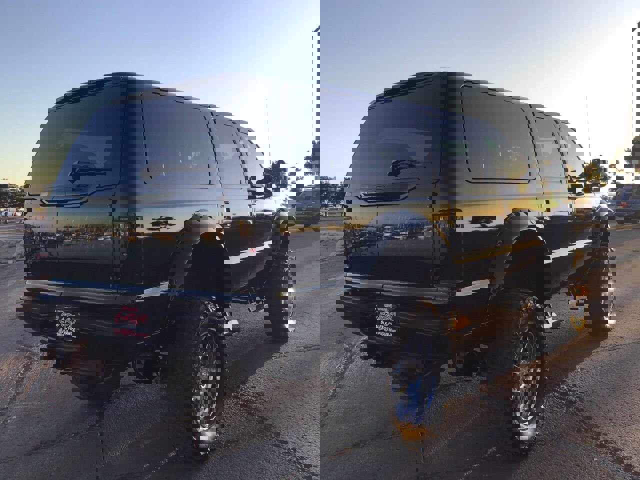 Used 2001 Ford Excursion XLT image 15