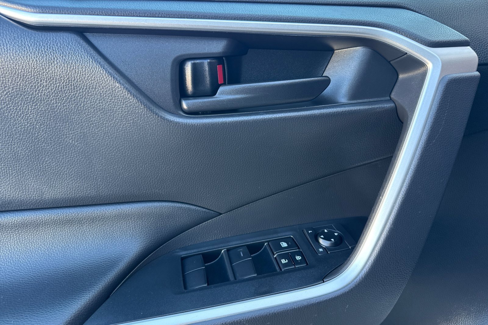 Certified 2023 Toyota RAV4 LE image 17