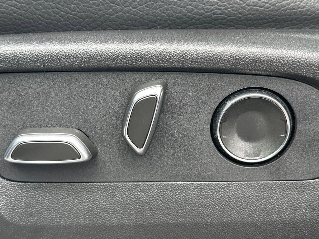 Used 2024 GMC Yukon XL Denali w/ Denali Reserve Package image 20