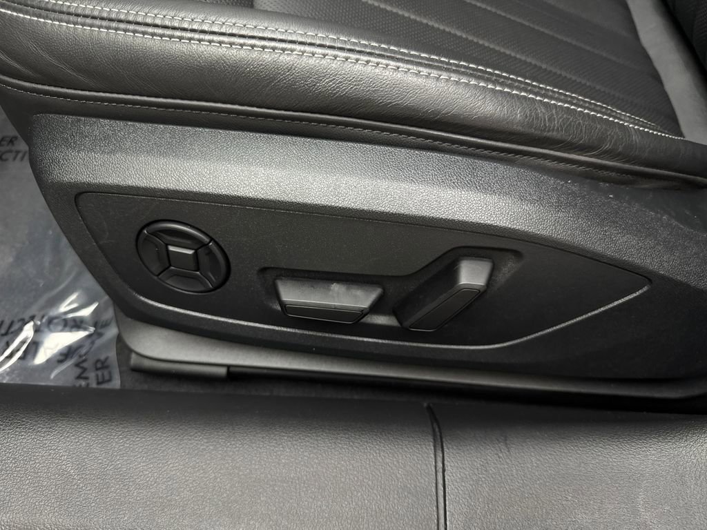 Used 2024 Audi A6 Premium Plus w/ Premium Plus Package image 31