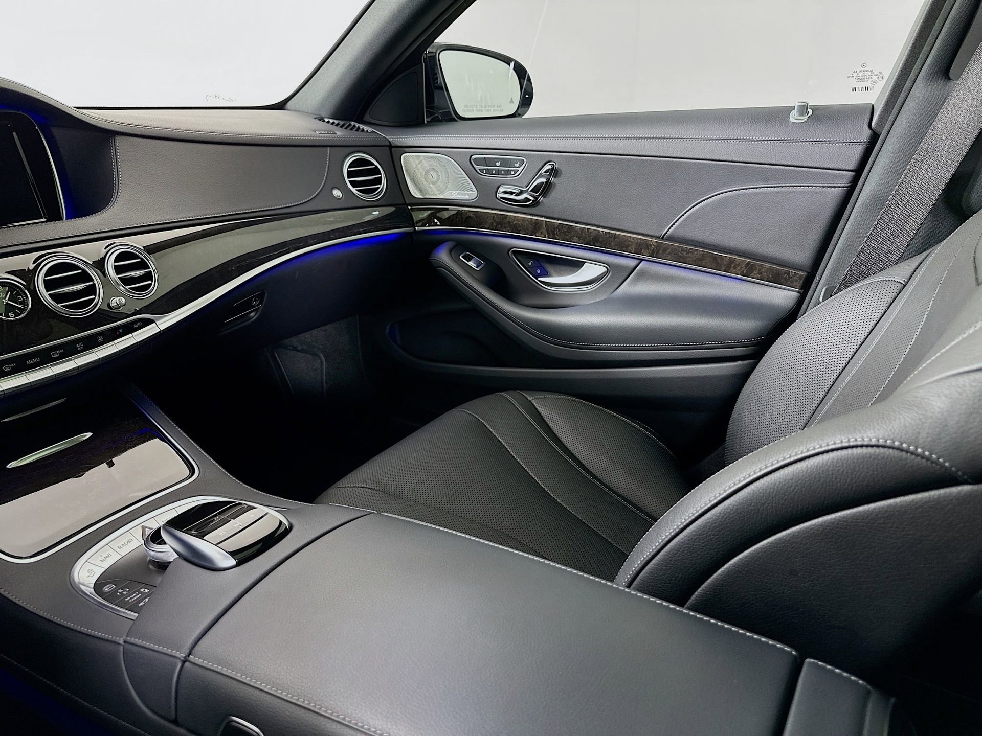 Used 2017 Mercedes-Benz S 550 Sedan image 26