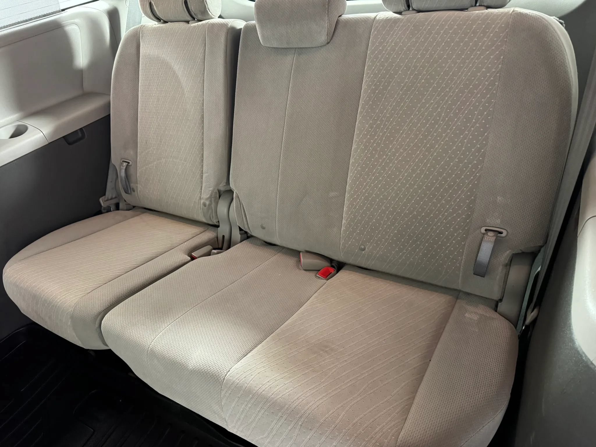 Used 2019 Toyota Sienna LE AWD/4WD image 36
