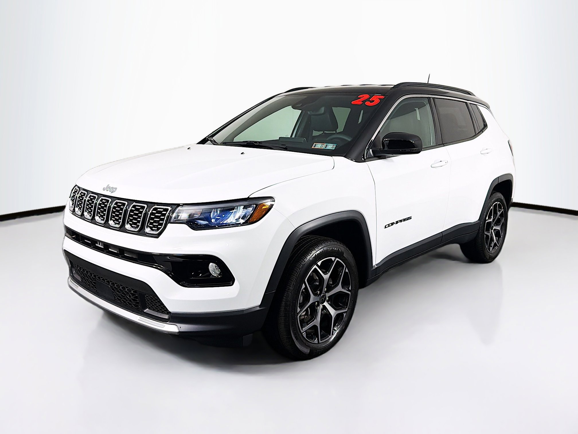 Used 2025 Jeep Compass Limited image 4