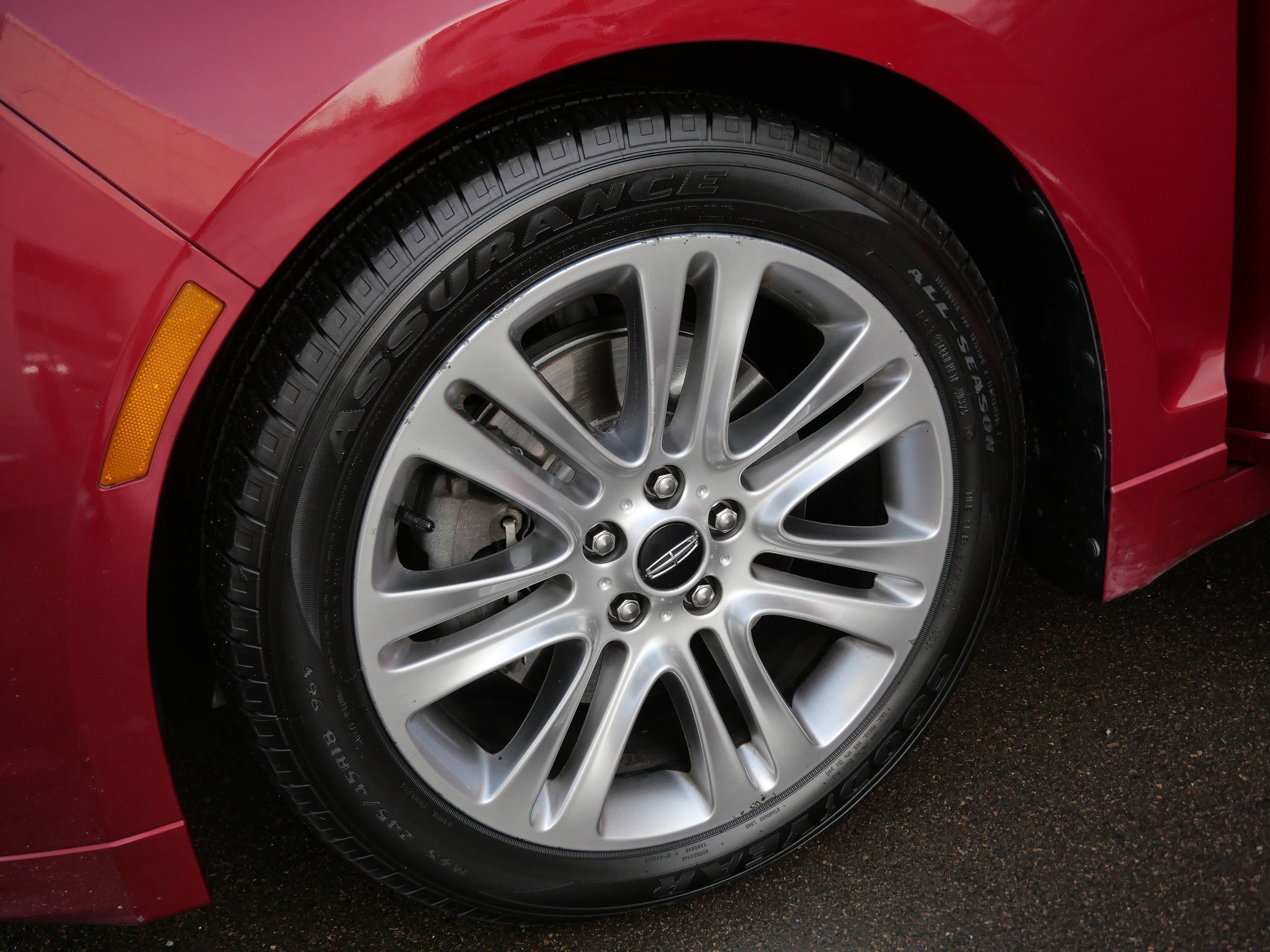 Used 2014 Lincoln MKZ image 15