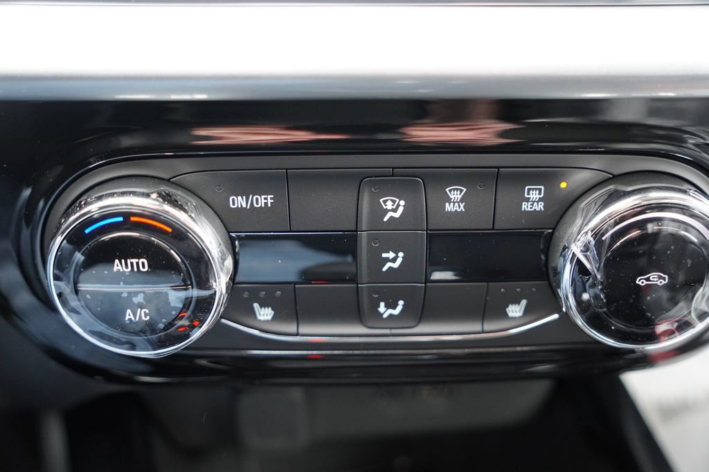 New 2026 Chevrolet Trax LT w/ Driver Confidence Package FWD image 16