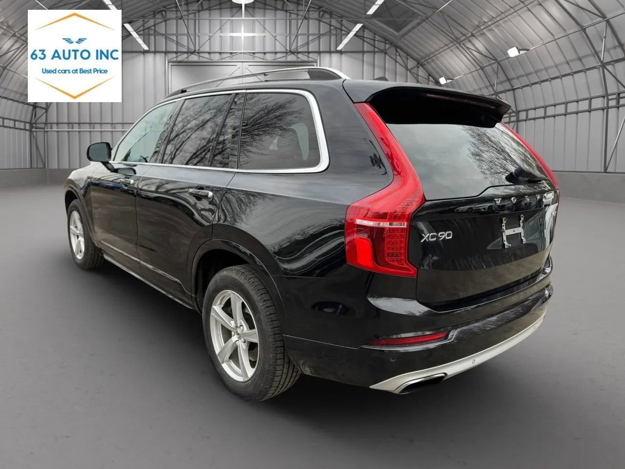 Used 2016 Volvo XC90 T5 Momentum image 3