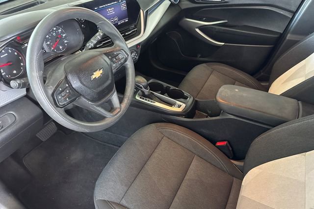 Used 2024 Chevrolet Trax LS w/ LS Convenience Package FWD image 10