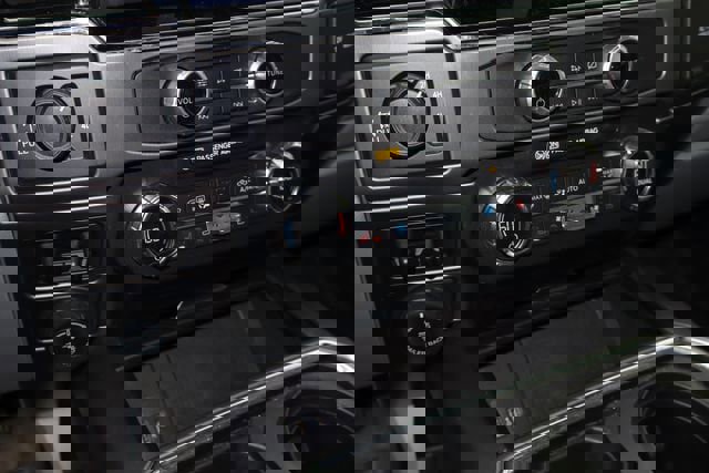 Used 2022 Ford F350 Limited AWD/4WD image 24