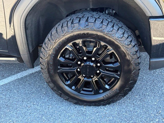 Used 2022 GMC Sierra 3500 Denali w/ Denali Black Diamond Edition AWD/4WD image 10