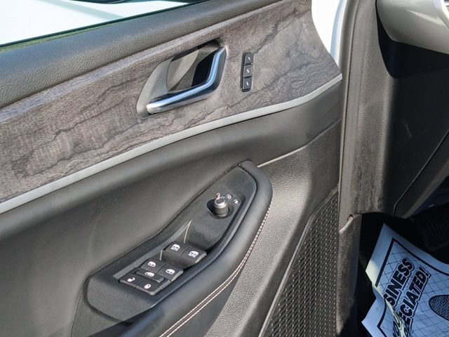 Used 2023 Jeep Grand Cherokee Limited AWD/4WD image 13