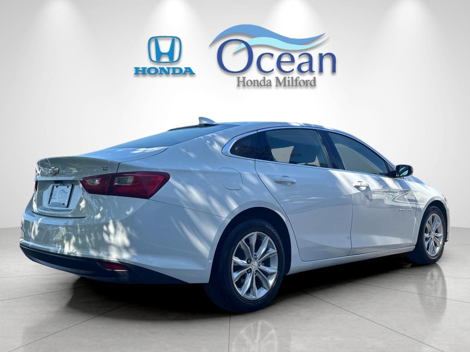 Used 2023 Chevrolet Malibu LT FWD image 3