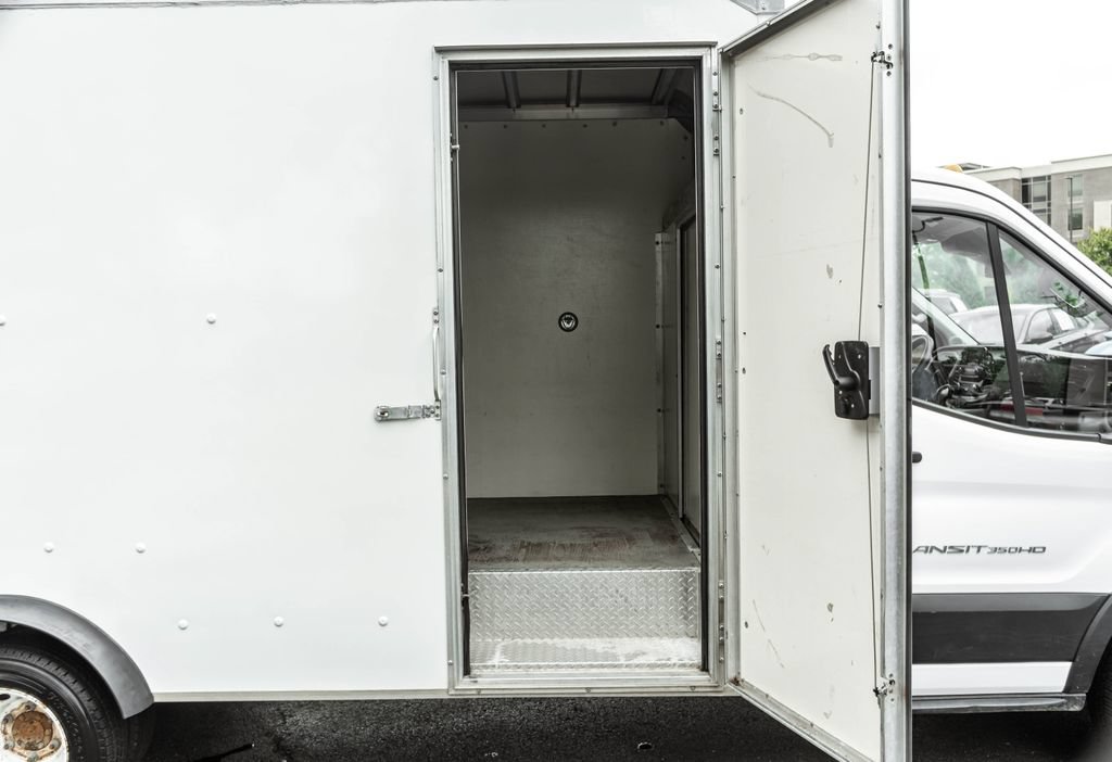 Used 2022 Ford Transit 350 DRW RWD image 17