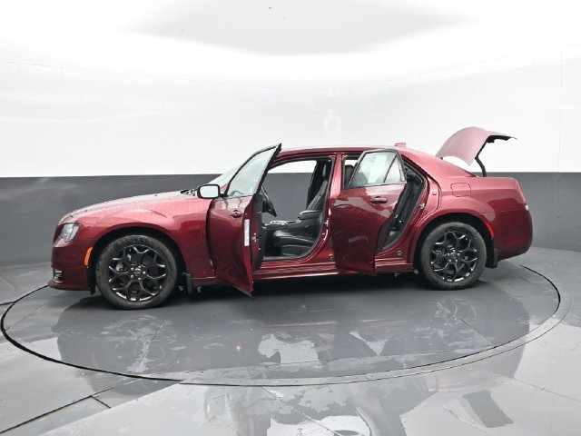 Used 2021 Chrysler 300 Touring AWD/4WD image 30