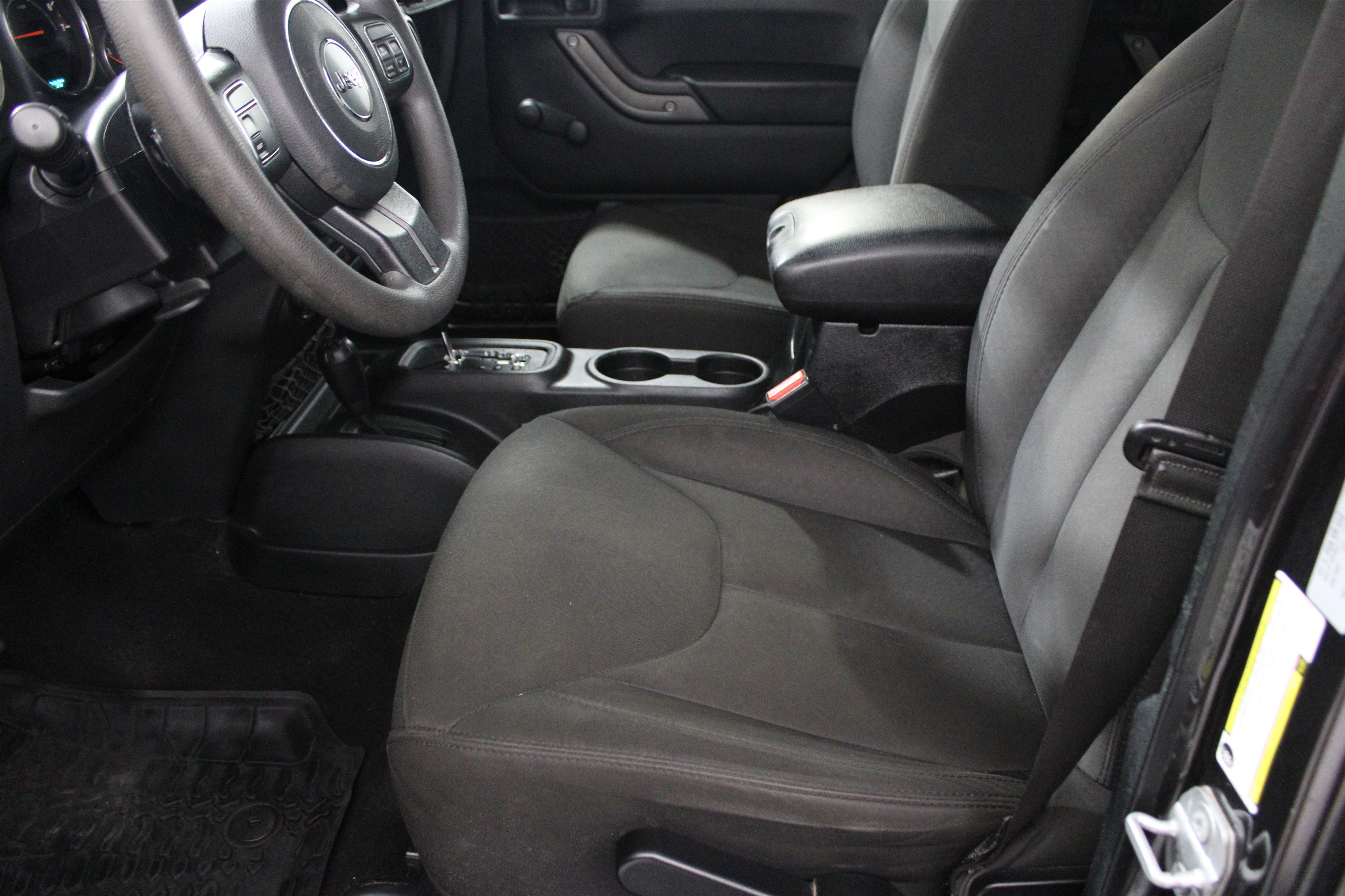 Used 2018 Jeep Wrangler Unlimited Sport image 4