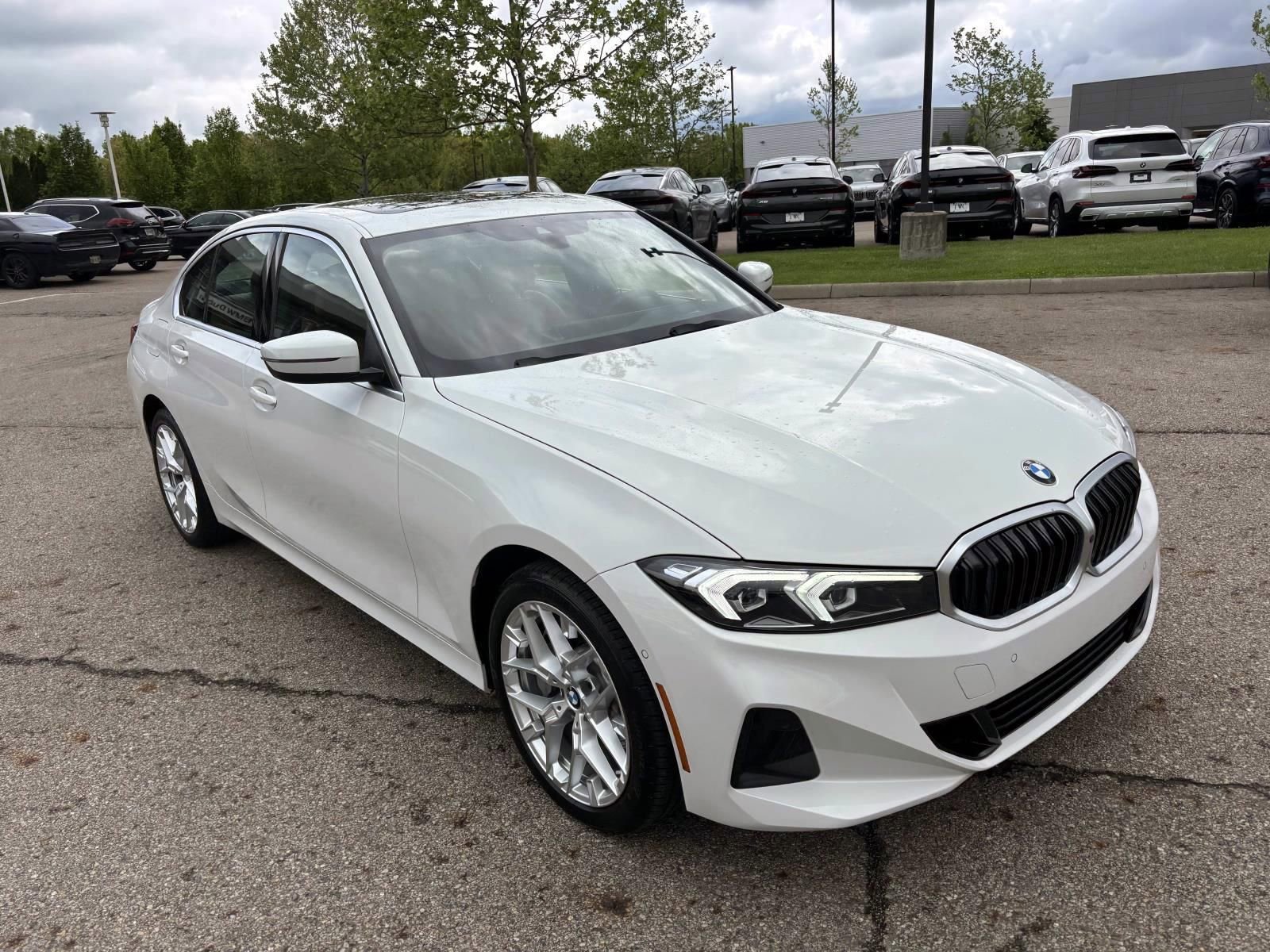 Used 2025 BMW 330i xDrive Sedan AWD/4WD image 3