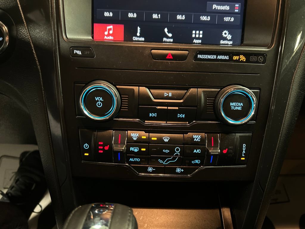 Used 2018 Ford Explorer XLT w/ Equipment Group 202A image 19