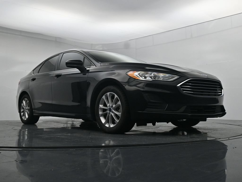 Used 2020 Ford Fusion SE FWD image 32