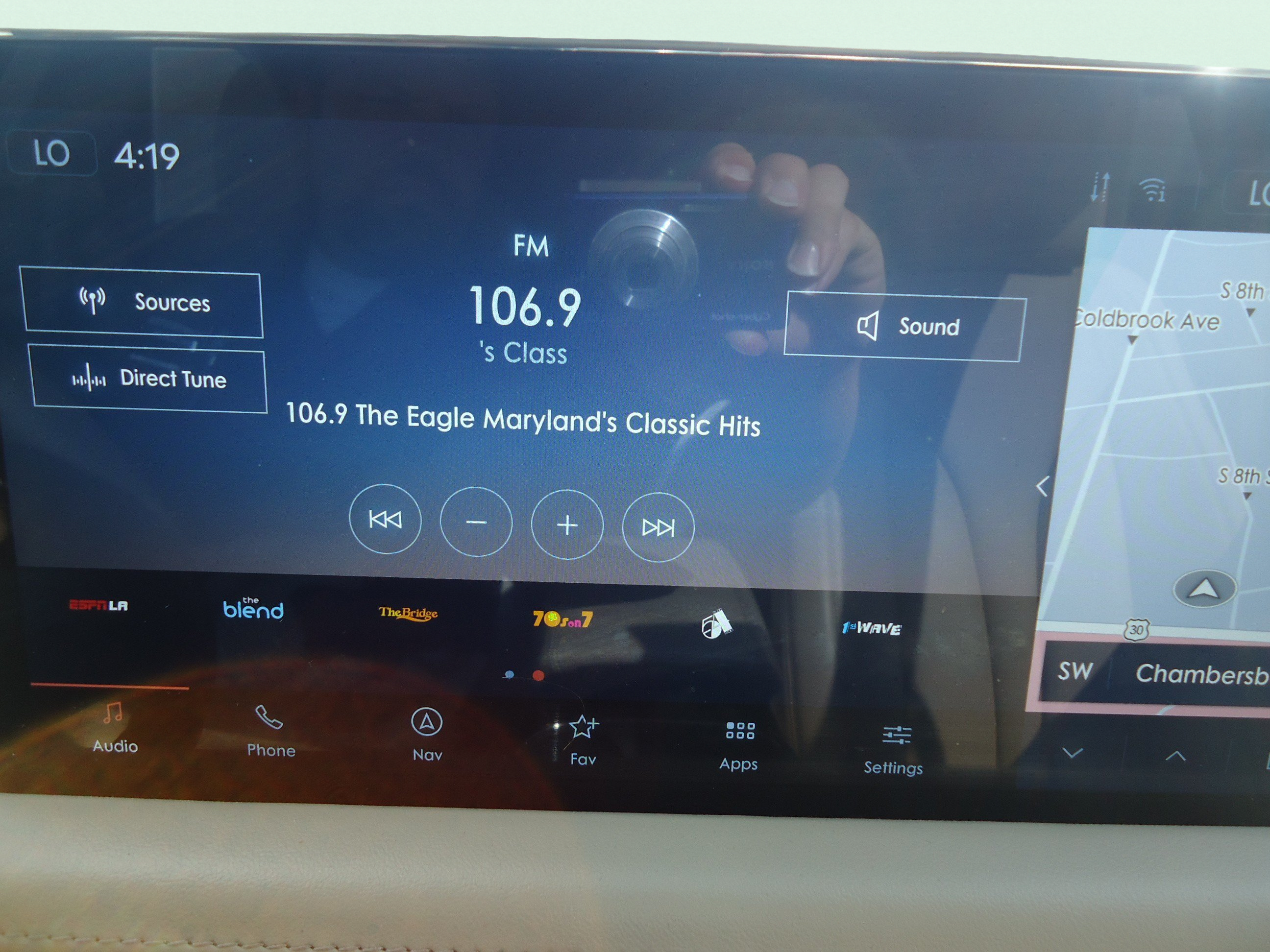 Used 2023 Lincoln Nautilus Reserve w/ Cargo Utility Package AWD/4WD image 16